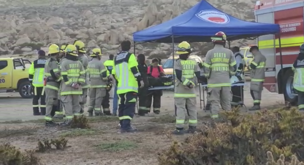 Bomberos buscando menor extraviado en Coquimbo. 